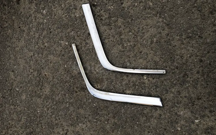 Хром молдинги на передний бампер 210 мерседес за 20 000 тг. в Шымкент