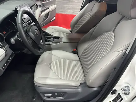 Toyota Camry 2021 года за 12 800 000 тг. в Астана – фото 13
