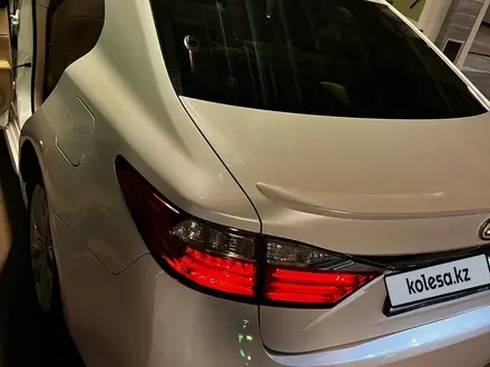 Lexus ES 300h 2013 года за 13 500 000 тг. в Алматы – фото 14