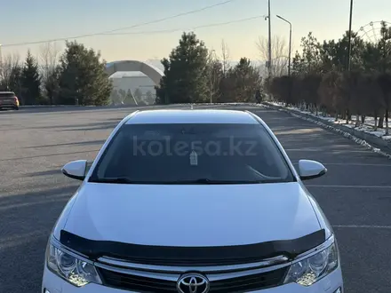 Toyota Camry 2015 года за 12 700 000 тг. в Шымкент – фото 2