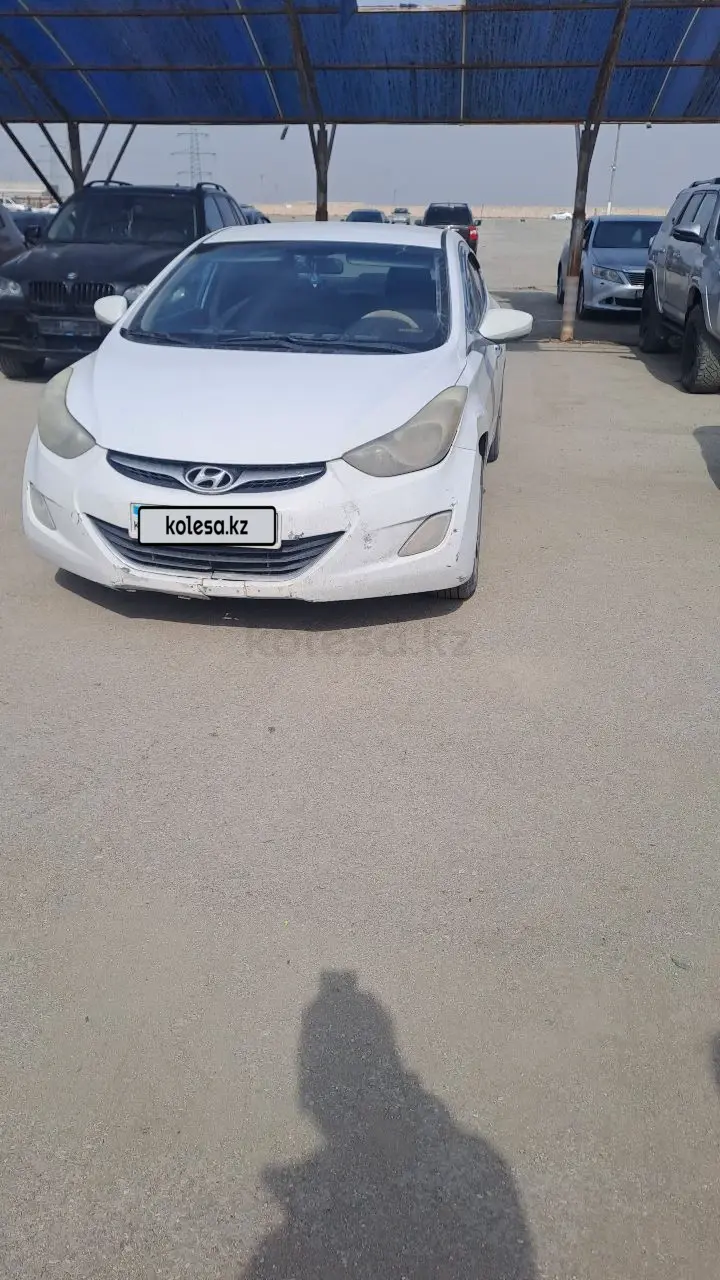 Hyundai Elantra, 2011