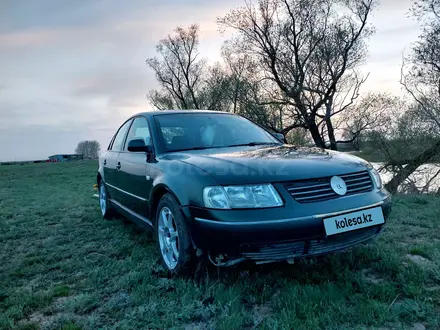 Volkswagen Passat 1997 года за 1 500 000 тг. в Аксай – фото 7