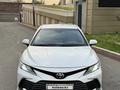 Toyota Camry 2021 года за 14 900 000 тг. в Алматы – фото 4