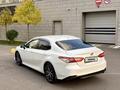 Toyota Camry 2021 года за 14 900 000 тг. в Алматы – фото 6