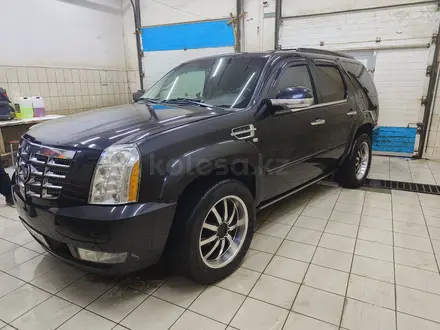 Cadillac Escalade 2011 года за 7 900 000 тг. в Уральск – фото 3