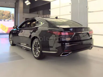 Lexus LS 500 2023 года за 51 000 000 тг. в Алматы – фото 3