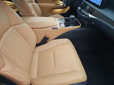 Lexus LS 500 2023 года за 51 000 000 тг. в Алматы – фото 8