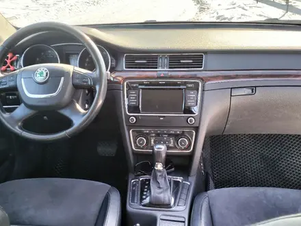 Skoda Superb 2013 годаүшін5 500 000 тг. в Уральск – фото 3