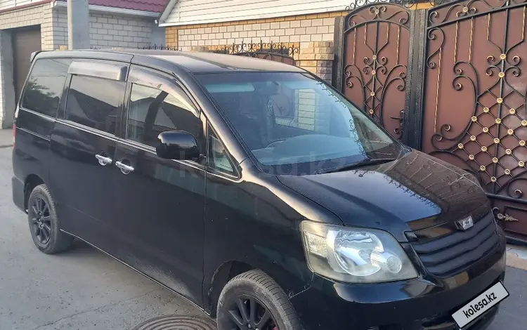 Toyota Noah 2002 года за 5 200 000 тг. в Павлодар