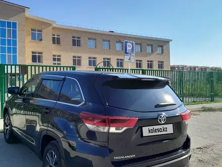 Toyota Highlander 2019 года за 14 000 000 тг. в Актобе – фото 6