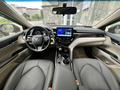 Toyota Camry 2022 года за 15 500 000 тг. в Алматы – фото 6