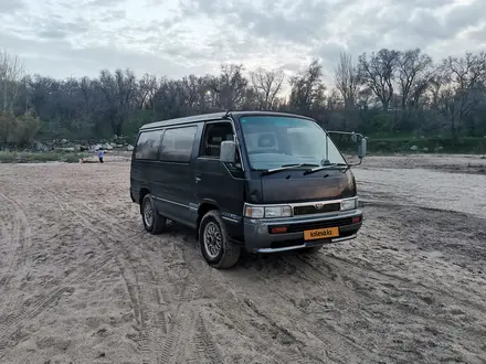 Nissan Caravan 1995 года за 2 050 000 тг. в Алматы – фото 4