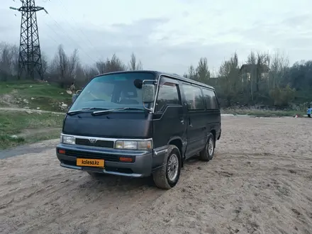 Nissan Caravan 1995 года за 2 050 000 тг. в Алматы