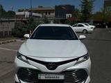 Toyota Camry 2019 года за 13 500 000 тг. в Алматы – фото 2