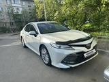 Toyota Camry 2018 года за 13 800 000 тг. в Алматы