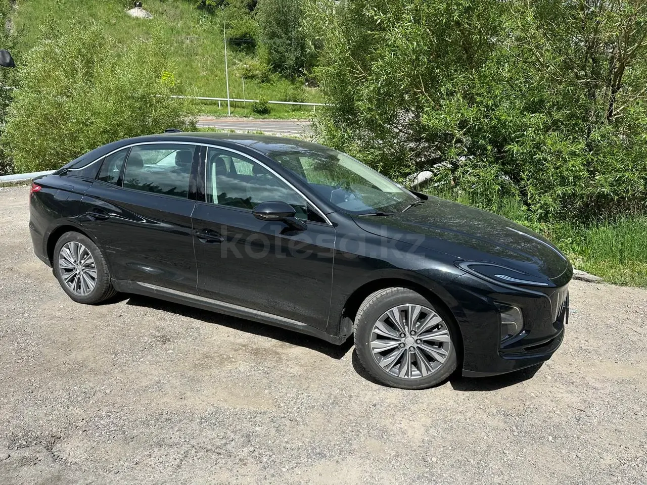 Hongqi E-QM5, 2024