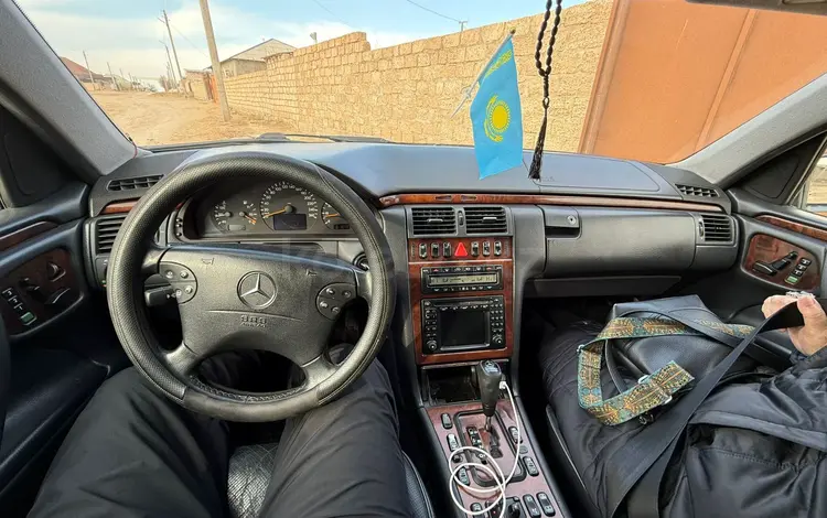 Mercedes-Benz E 430 1999 года за 5 500 000 тг. в Жанаозен