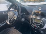 Hyundai Solaris 2011 года за 3 200 000 тг. в Астана – фото 2