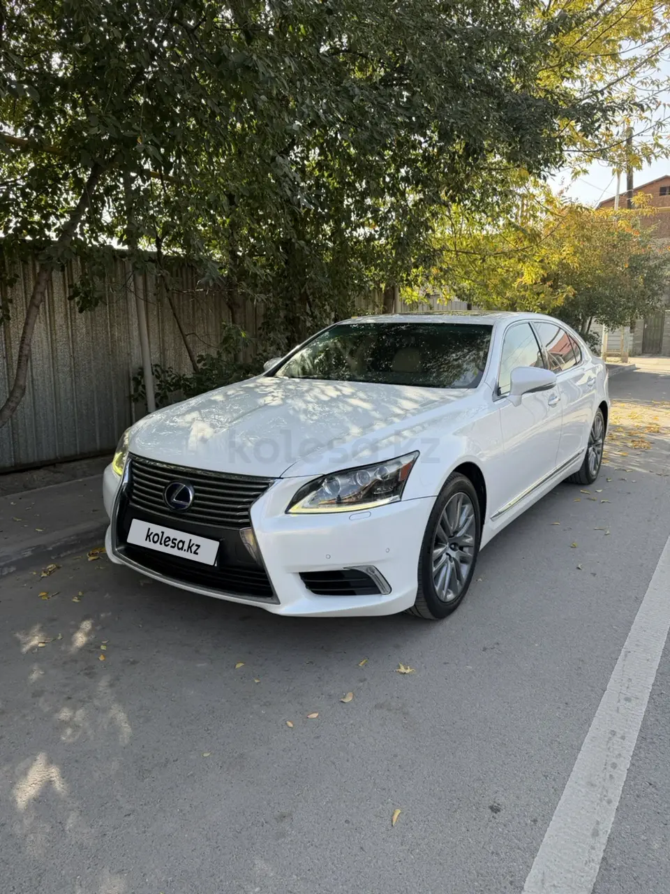 Лексус LS, 2014