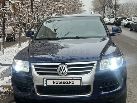 Volkswagen Touareg 2007 года за 8 000 000 тг. в Алматы – фото 7