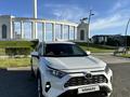 Toyota RAV4 2019 года за 13 400 000 тг. в Атырау
