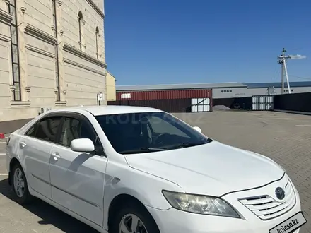 Toyota Camry 2006 года за 5 400 000 тг. в Актобе – фото 2