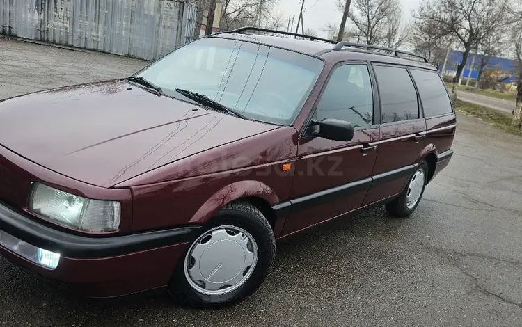 Volkswagen Passat 1993 годаүшін2 500 000 тг. в Тараз