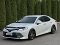 Toyota Camry 2018 года за 13 600 000 тг. в Алматы – фото 3