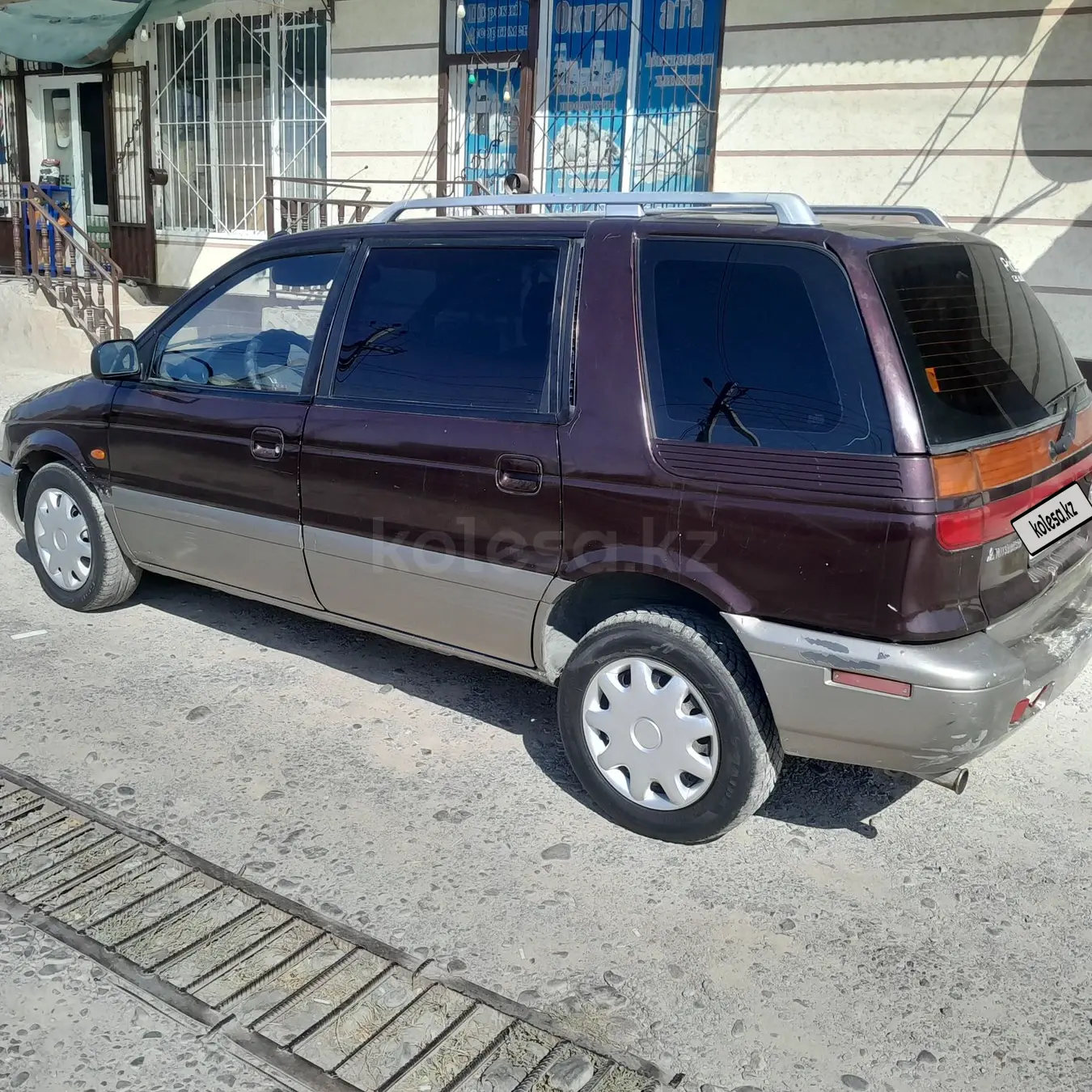 Mitsubishi Space Wagon, 1994