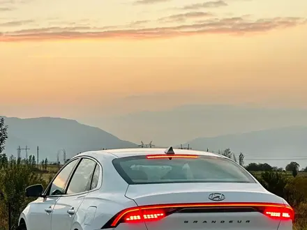 Hyundai Grandeur 2021 года за 16 000 000 тг. в Шымкент – фото 2