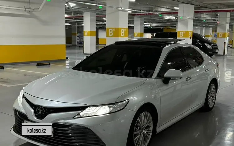 Toyota Camry 2017 годаfor15 000 000 тг. в Алматы