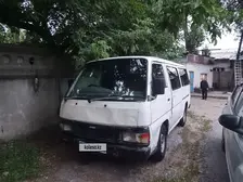 Nissan Caravan, 1995