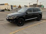 Volkswagen Touareg 2007 года за 6 300 000 тг. в Алматы – фото 2