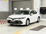 Toyota Camry 2020 года за 12 590 000 тг. в Алматы