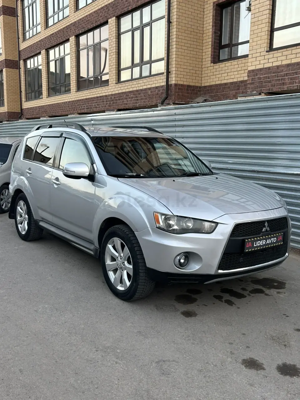 Mitsubishi Outlander, 2011