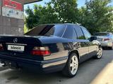 Mercedes-Benz E 220 1994 года за 1 800 000 тг. в Алматы – фото 4