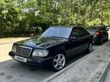 Mercedes-Benz E 220 1994 года за 1 800 000 тг. в Алматы