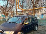 Volkswagen Sharan 1997 года за 1 800 000 тг. в Уральск – фото 4