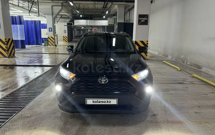 Toyota RAV4 2021 года за 16 500 000 тг. в Астана