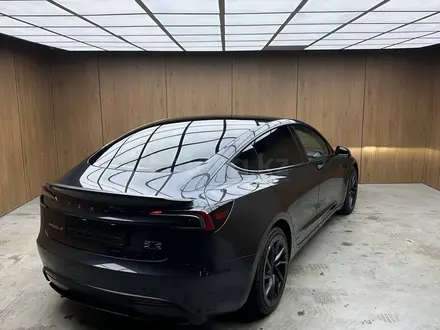 Tesla Model 3 Performance 2024 года за 20 000 000 тг. в Алматы – фото 4