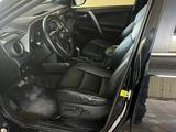 Toyota RAV4 2016 года за 7 300 000 тг. в Атырау – фото 5