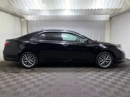 Toyota Camry 2016 года за 9 500 000 тг. в Алматы – фото 17