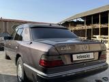 Mercedes-Benz E 230 1990 года за 700 000 тг. в Шымкент