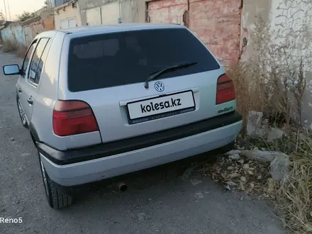 Volkswagen Golf 1994 года за 1 700 000 тг. в Караганда – фото 2