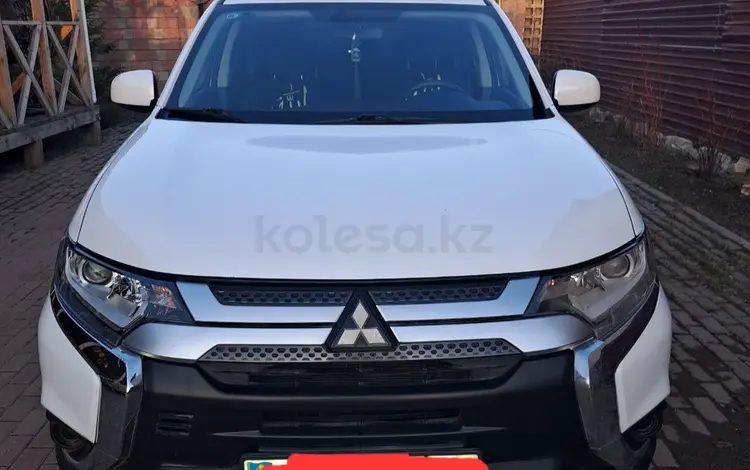 Mitsubishi Outlander 2022 года за 9 800 000 тг. в Астана
