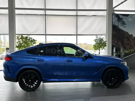 BMW X6 M50i 2020 года за 55 000 000 тг. в Шахтинск – фото 4