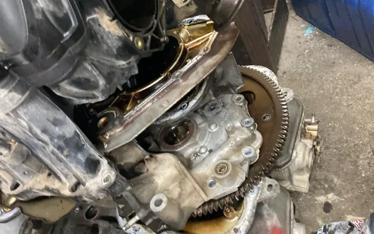 Двигатель 2 UZ VVT I за 10 000 тг. в Усть-Каменогорск