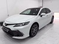 Toyota Camry 2023 года за 15 000 000 тг. в Атырау