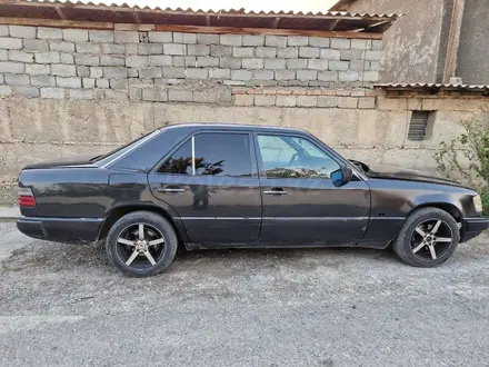 Mercedes-Benz E 220 1990 года за 1 600 000 тг. в Аксукент – фото 11