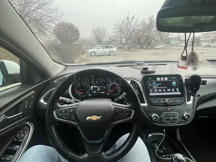 Chevrolet Malibu 2017 года за 7 990 000 тг. в Шымкент – фото 7
